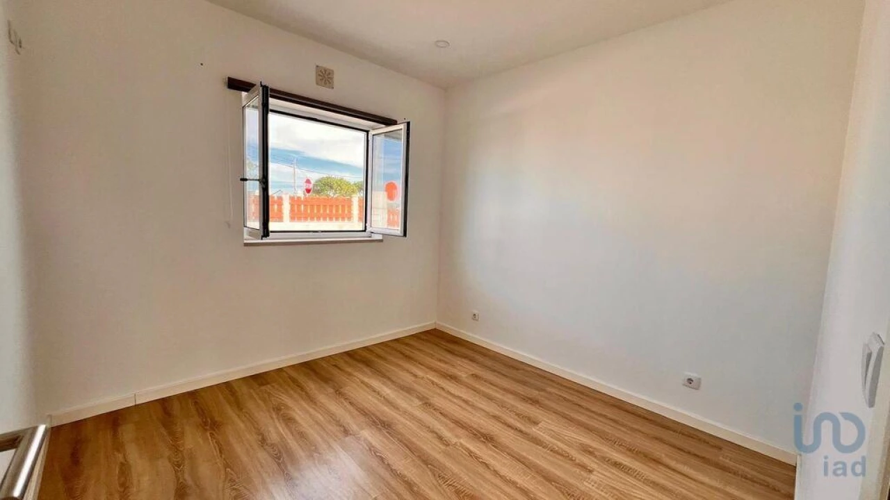 Moradia T2 para Arrendamento em Santo Isidoro Foto 15