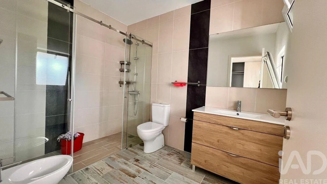 Moradia T2 para Arrendamento em Santo Isidoro Foto 20