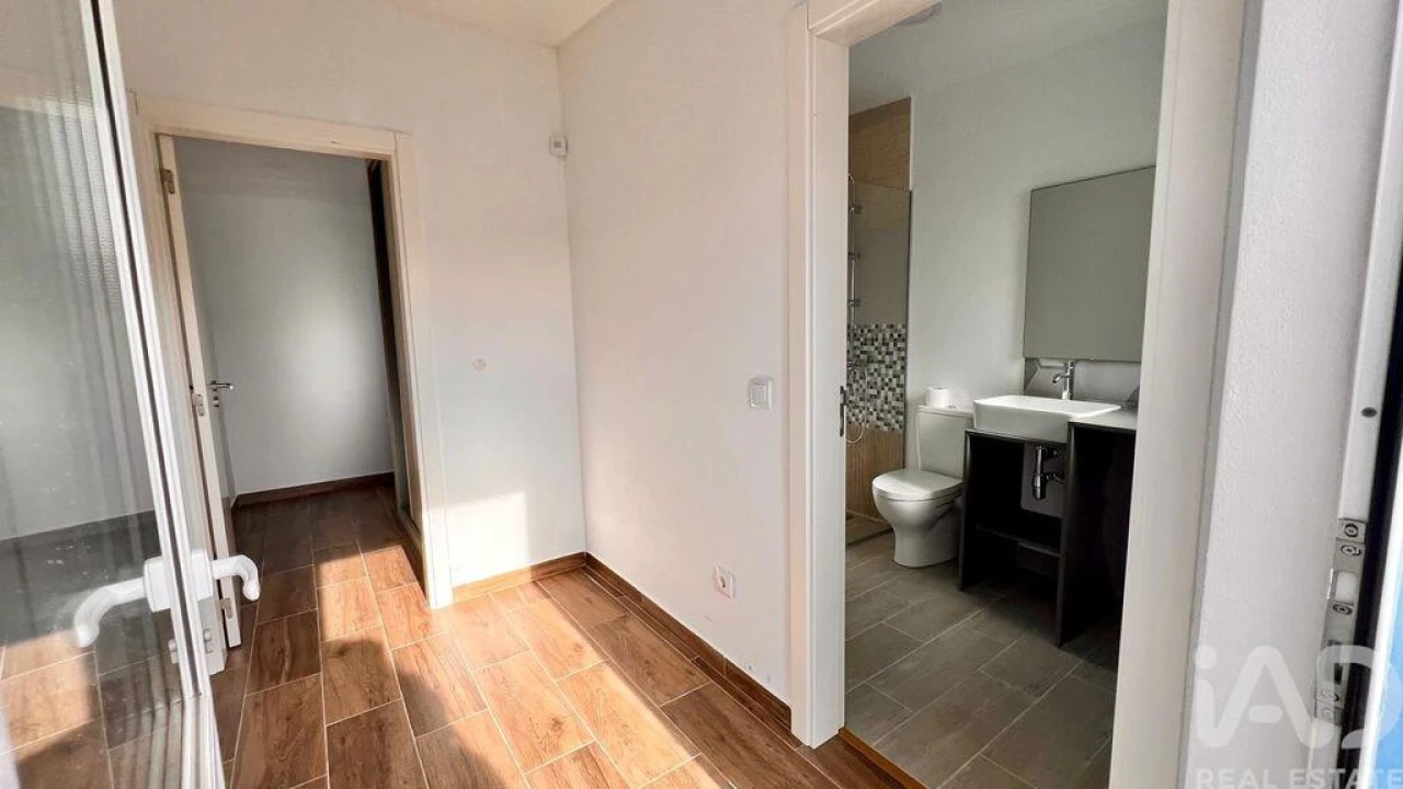 Moradia T2 para Arrendamento em Santo Isidoro Foto 23