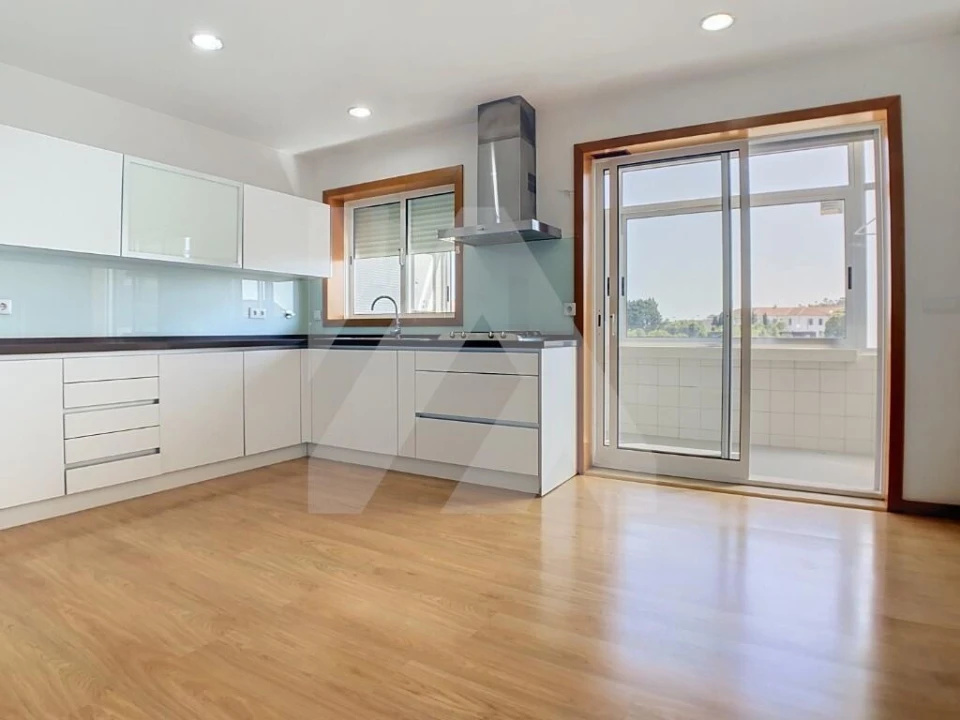 Apartamento T4 para Venda em Ovar, São João, Arada e São Vicente de Pereira Jusã Foto 2