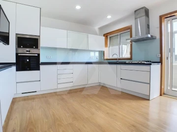 Apartamento T4 para Venda em Ovar, São João, Arada e São Vicente de Pereira Jusã