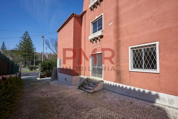 Moradia T7 para Venda em Alvalade Foto 17