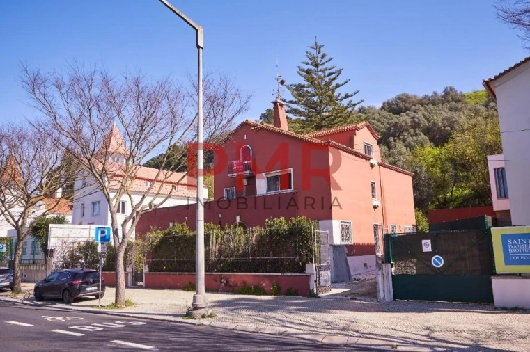 Moradia T7 para Venda em Alvalade Foto 13