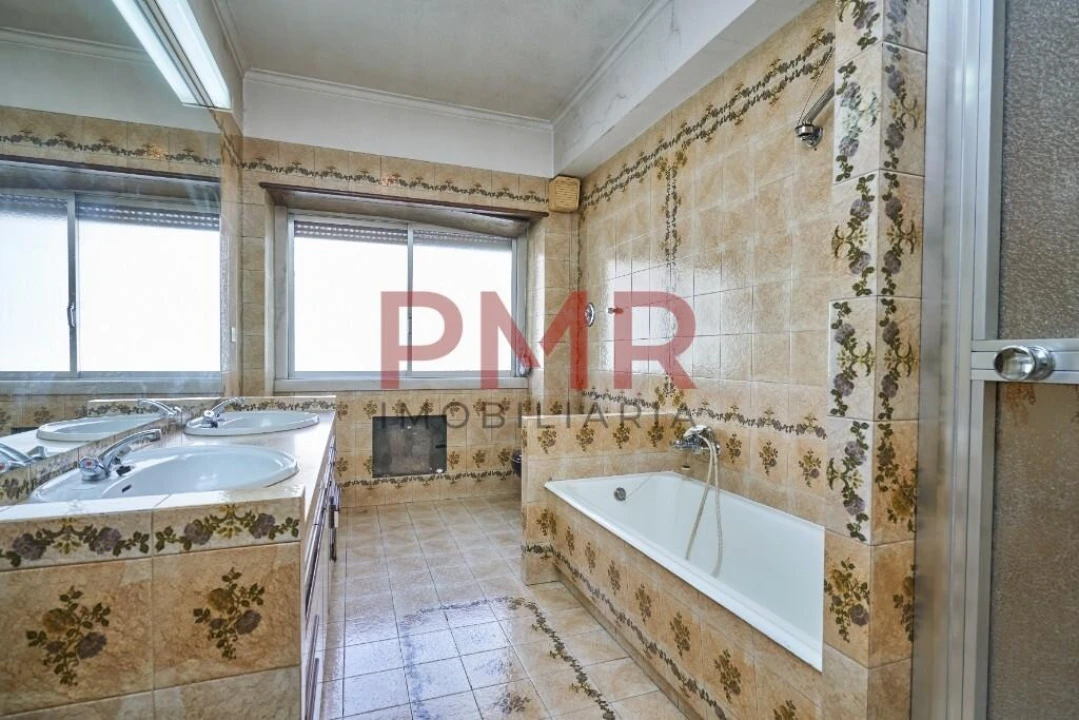 Moradia T7 para Venda em Alvalade Foto 34