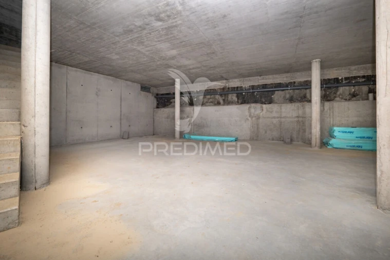 Armazém para Venda em Ferreiros e Gondizalves Foto 9