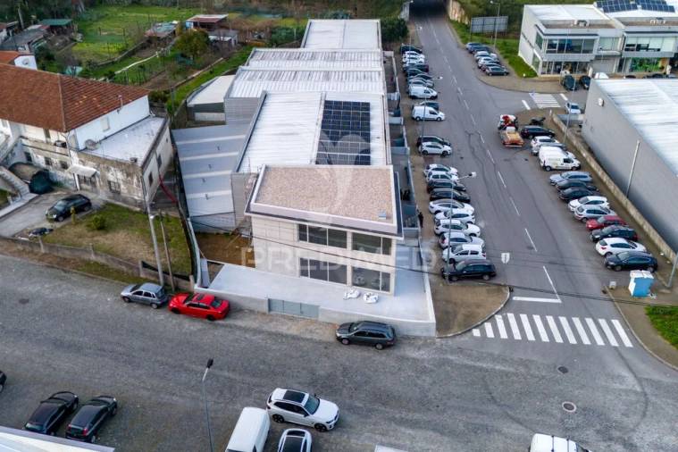 Armazém para Venda em Ferreiros e Gondizalves Foto 16