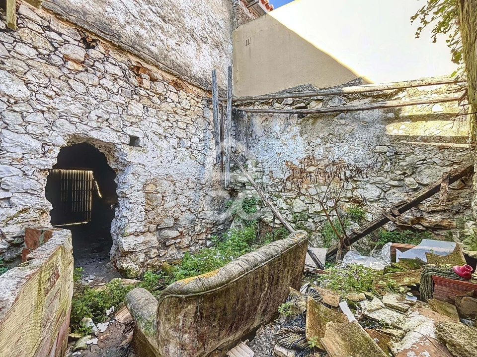 Moradia T2 para Venda em Olho Marinho Foto 6