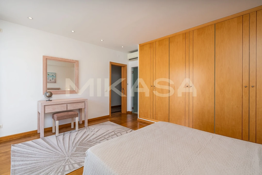 Moradia T4 para Venda em Lagos (São Sebastião e Santa Maria) Foto 40