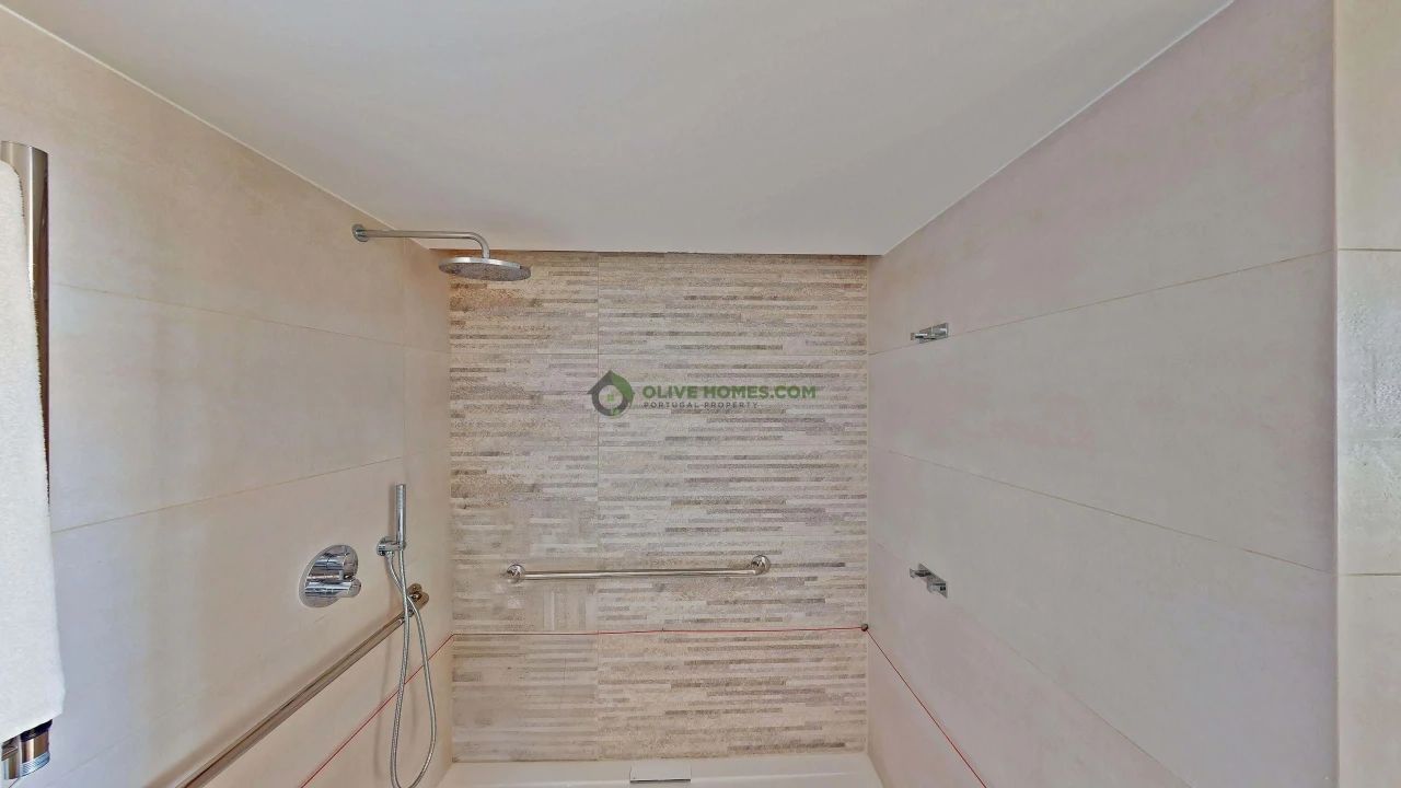 Apartamento T4 para Venda em Quarteira Foto 20