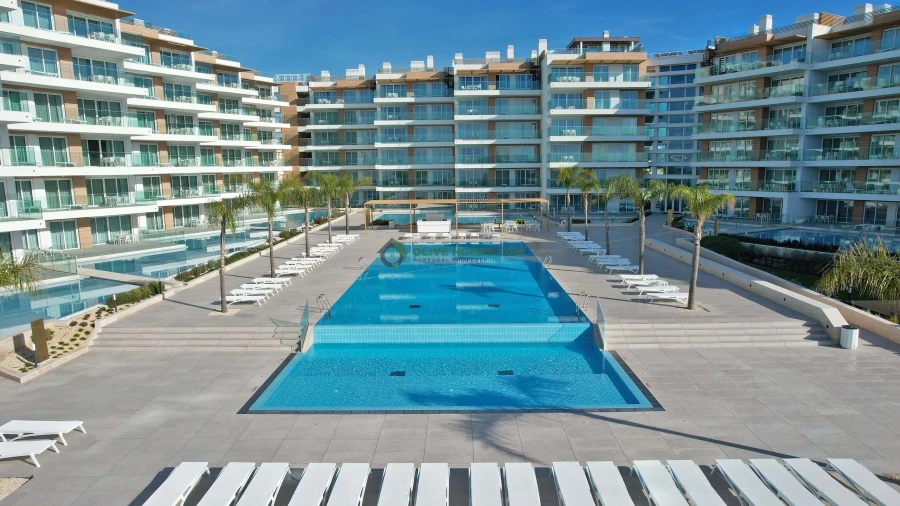 Apartamento T4 para Venda em Quarteira Foto 54
