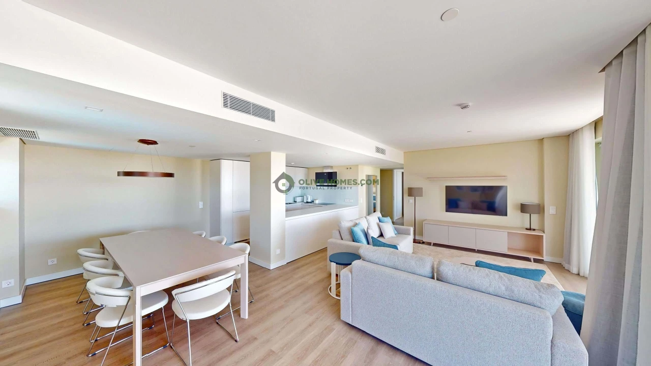 Apartamento T4 para Venda em Quarteira Foto 6