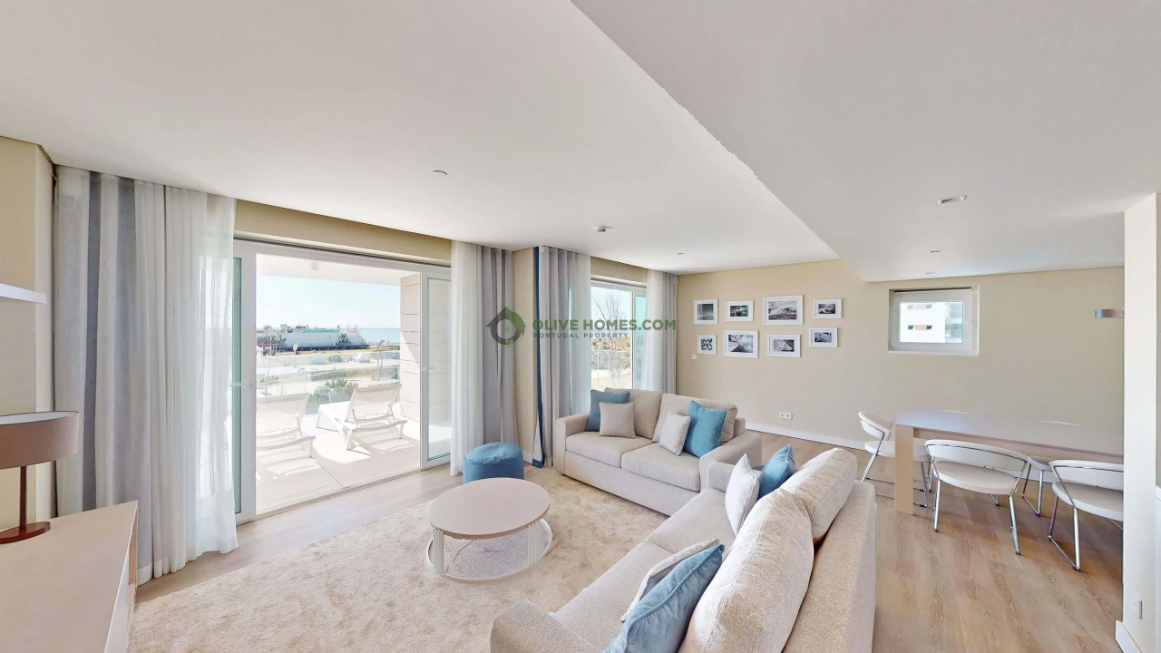 Apartamento T4 para Venda em Quarteira Foto 4