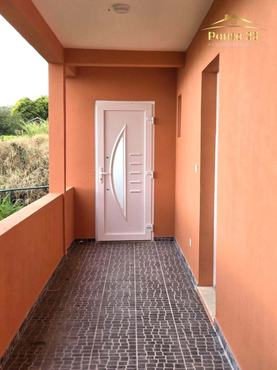 Moradia T3 para Venda em Arco da Calheta Foto 2