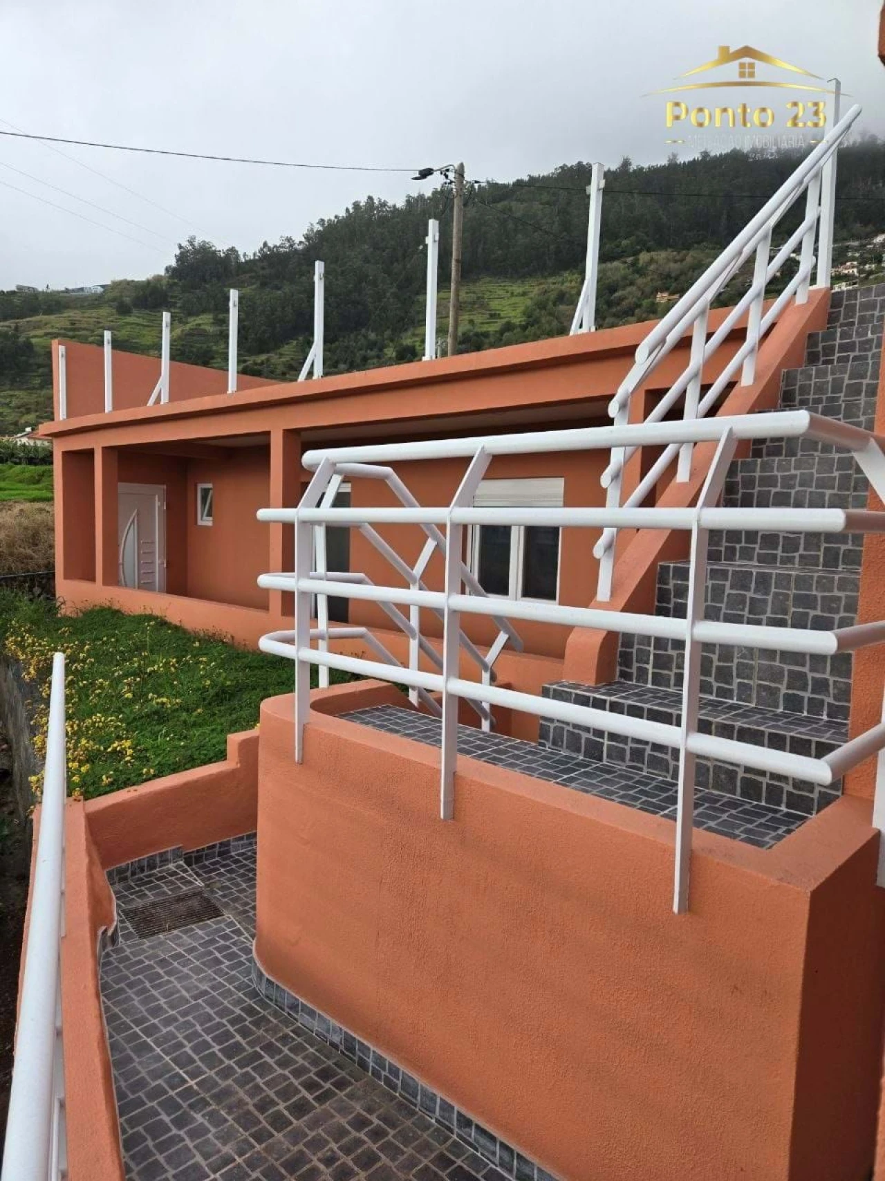 Moradia T3 para Venda em Arco da Calheta Foto 6