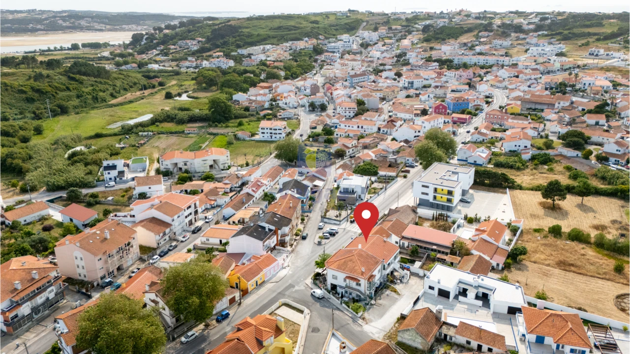 Prédio para Venda em Foz do Arelho Foto 3