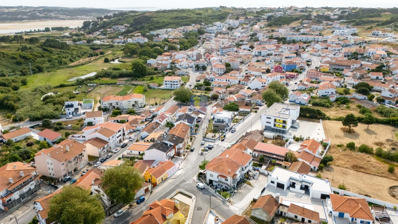 Prédio para Venda em Foz do Arelho Foto 46