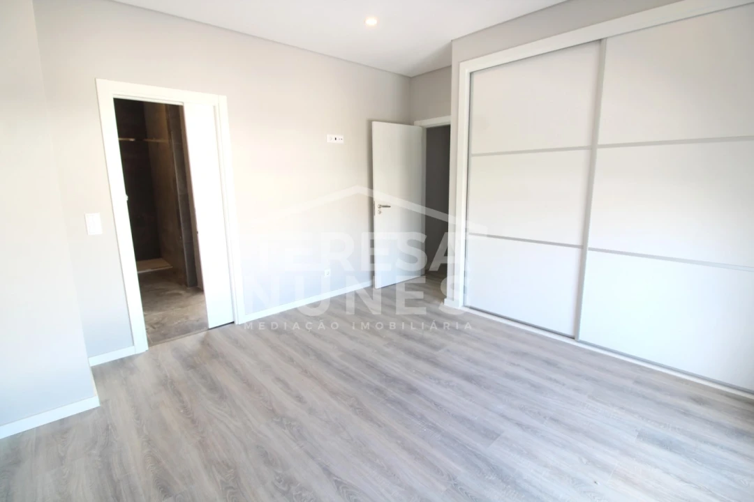 Moradia T4 para Venda em Azeitão (São Lourenço e São Simão) Foto 15