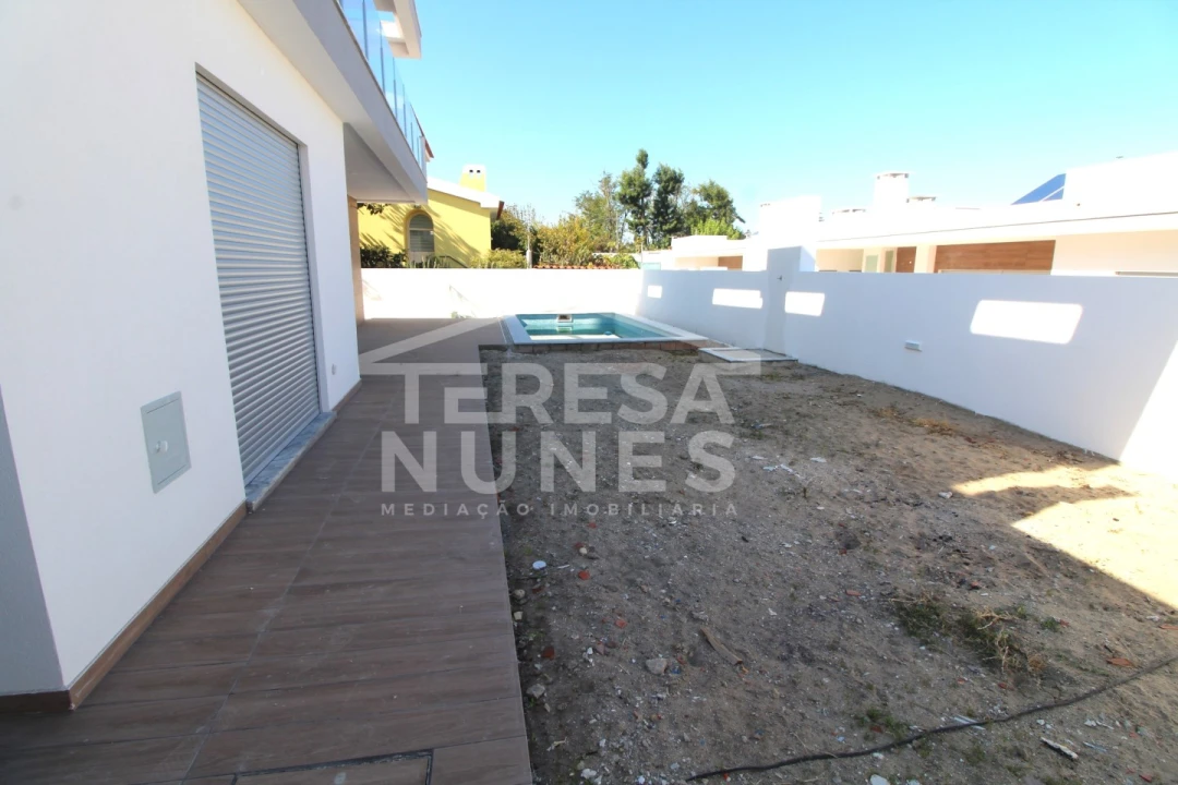 Moradia T4 para Venda em Azeitão (São Lourenço e São Simão) Foto 29