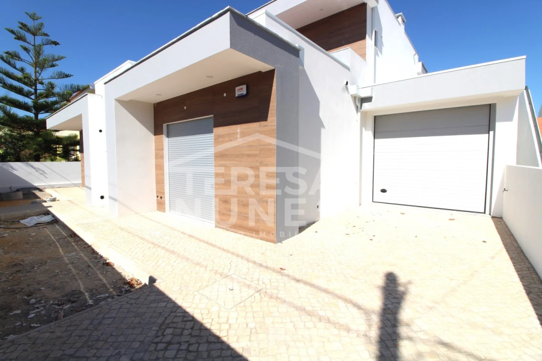 Moradia T4 para Venda em Azeitão (São Lourenço e São Simão) Foto 33