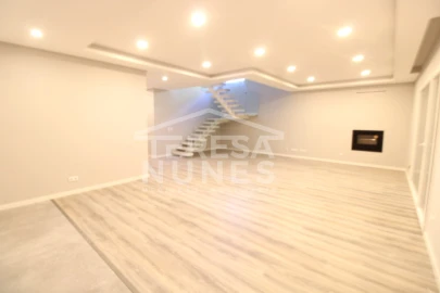 Moradia T4 para Venda em Azeitão (São Lourenço e São Simão)