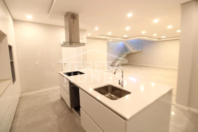 Moradia T4 para Venda em Azeitão (São Lourenço e São Simão)