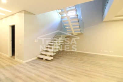 Moradia T4 para Venda em Azeitão (São Lourenço e São Simão)