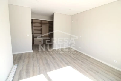 Moradia T4 para Venda em Azeitão (São Lourenço e São Simão)