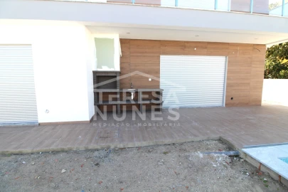 Moradia T4 para Venda em Azeitão (São Lourenço e São Simão)