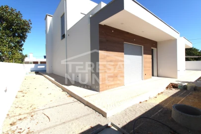 Moradia T4 para Venda em Azeitão (São Lourenço e São Simão)