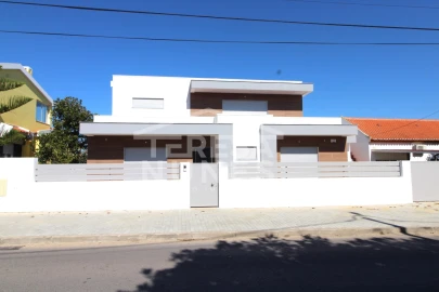 Moradia T4 para Venda em Azeitão (São Lourenço e São Simão)