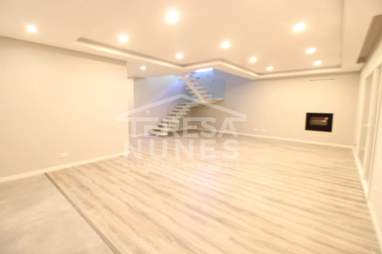 Moradia T4 para Venda em Azeitão (São Lourenço e São Simão) Foto 5