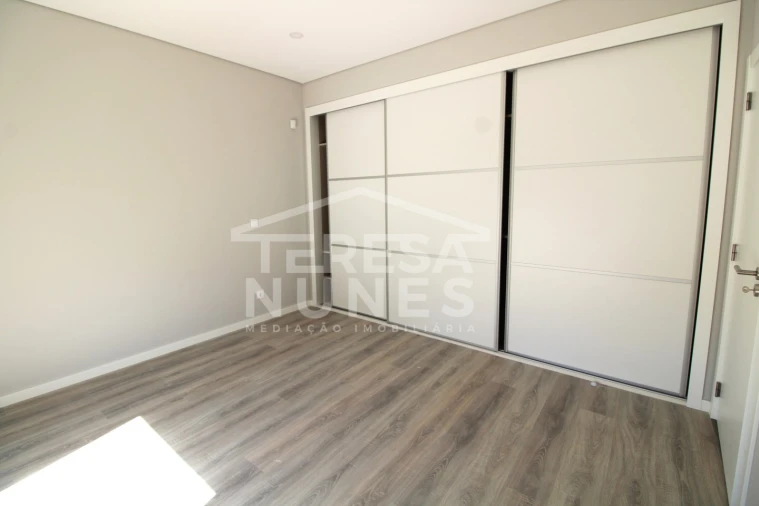 Moradia T4 para Venda em Azeitão (São Lourenço e São Simão) Foto 14