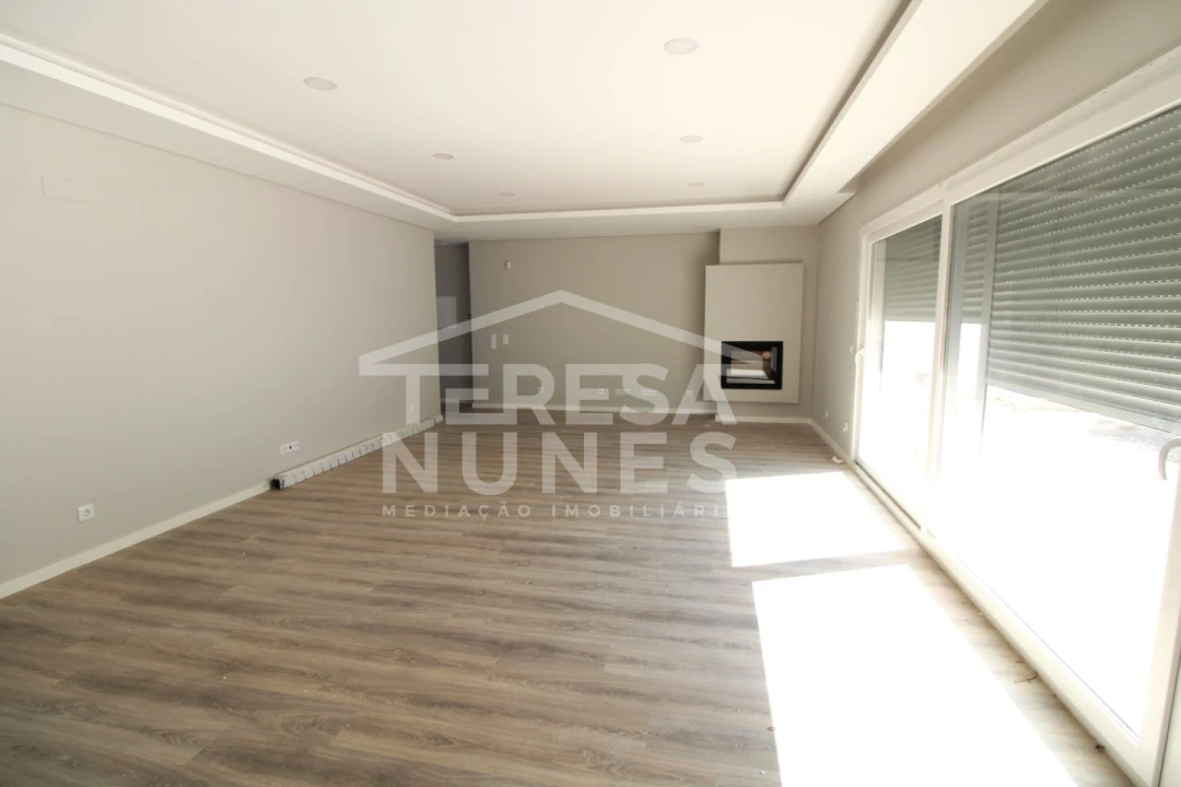 Moradia T4 para Venda em Azeitão (São Lourenço e São Simão) Foto 6