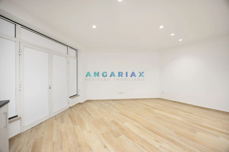 Apartamento T1 para Venda em Fatima Foto 11