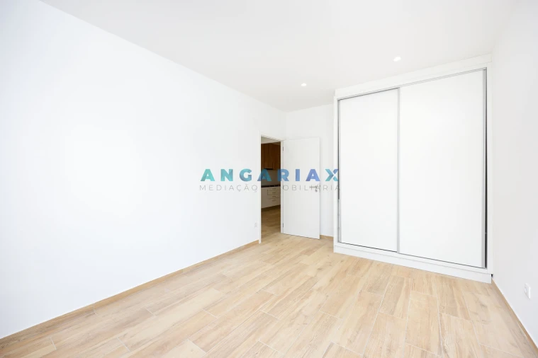 Apartamento T1 para Venda em Fatima Foto 4