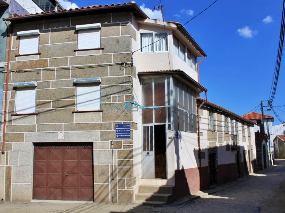 Moradia T3 para Venda em Celeiros Foto 1