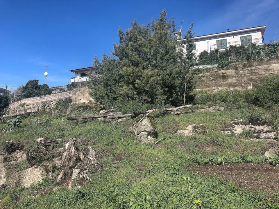 Terreno para Venda em Lordelo Foto 1