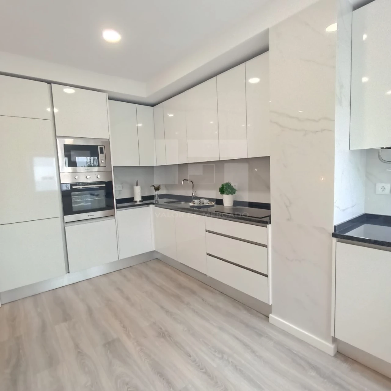 Apartamento T3 para Venda em São Vicente Foto 10