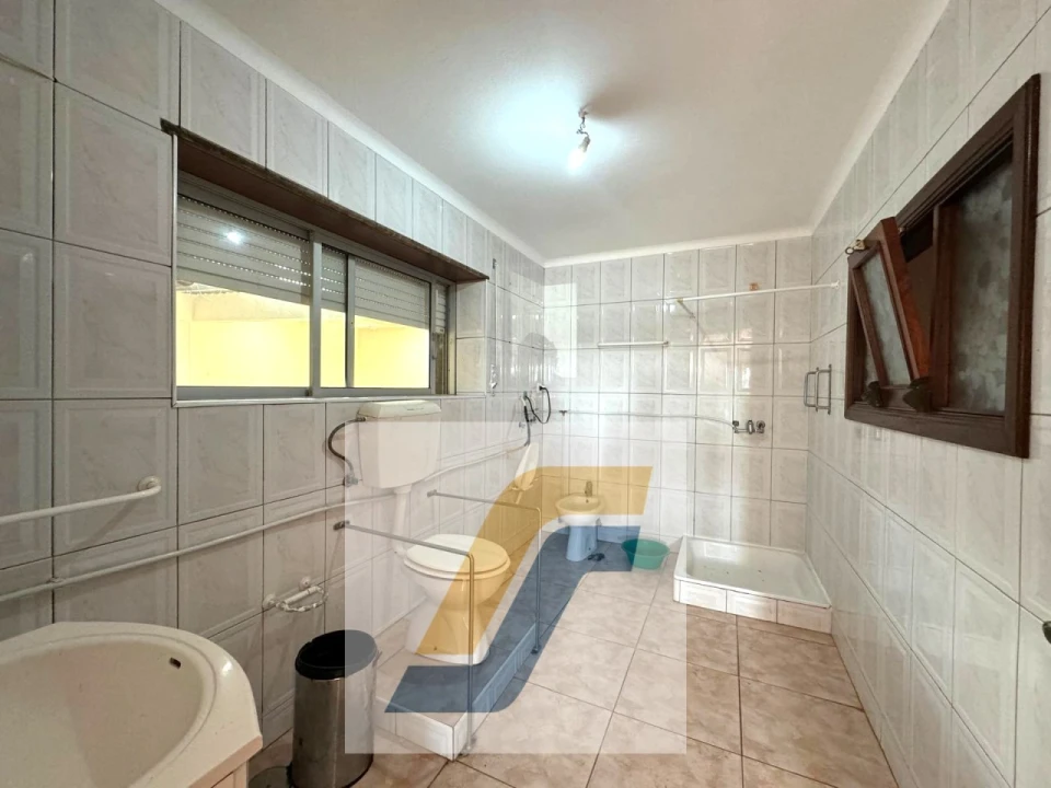 Moradia T9 para Venda em Atouguia da Baleia Foto 14