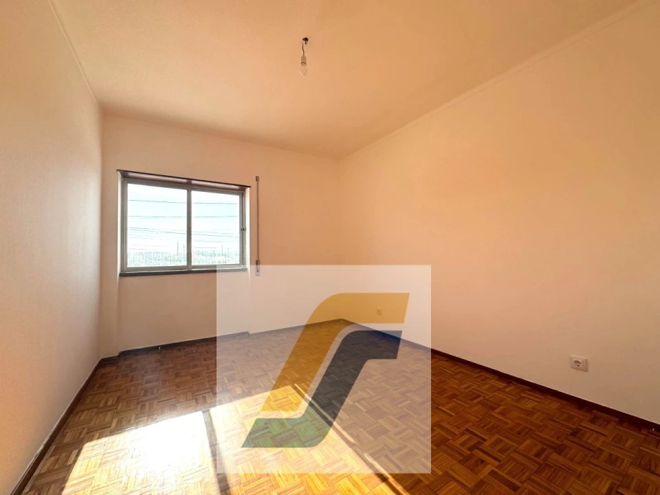 Moradia T9 para Venda em Atouguia da Baleia Foto 36