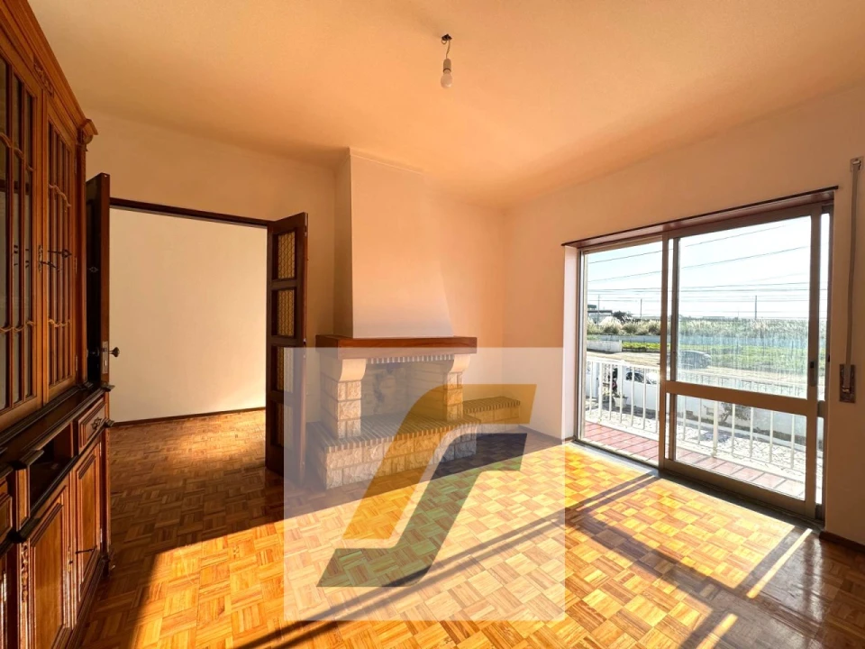 Moradia T9 para Venda em Atouguia da Baleia Foto 23