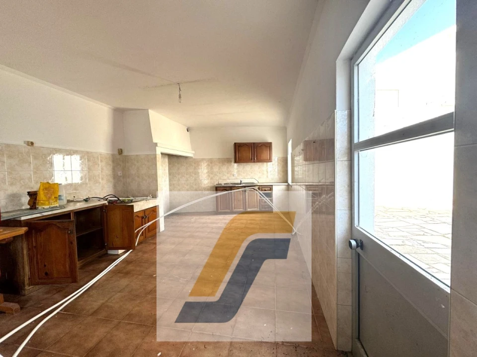 Moradia T9 para Venda em Atouguia da Baleia Foto 52