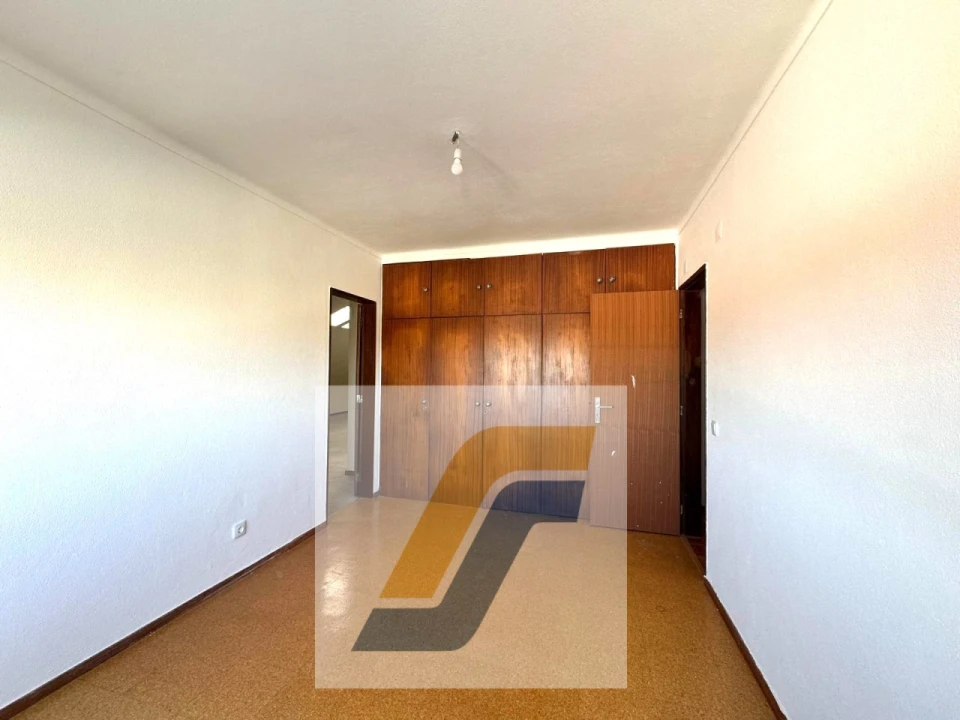 Moradia T9 para Venda em Atouguia da Baleia Foto 47