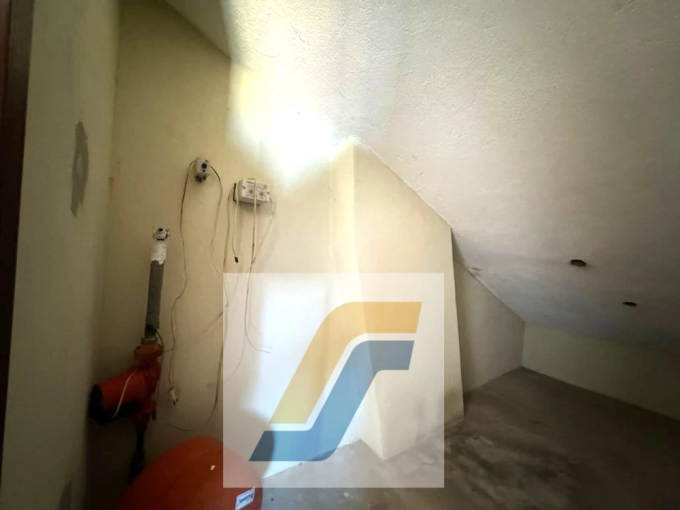 Moradia T9 para Venda em Atouguia da Baleia Foto 48