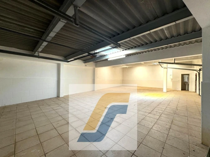 Moradia T9 para Venda em Atouguia da Baleia Foto 7