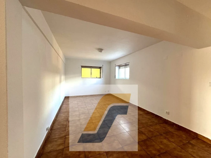 Moradia T9 para Venda em Atouguia da Baleia Foto 10