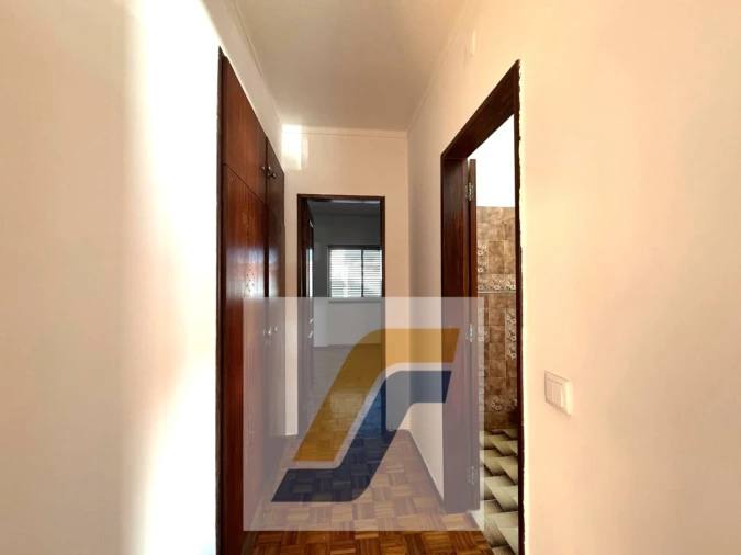 Moradia T9 para Venda em Atouguia da Baleia Foto 31