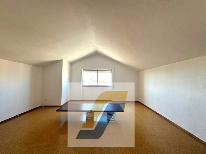 Moradia T9 para Venda em Atouguia da Baleia Foto 40