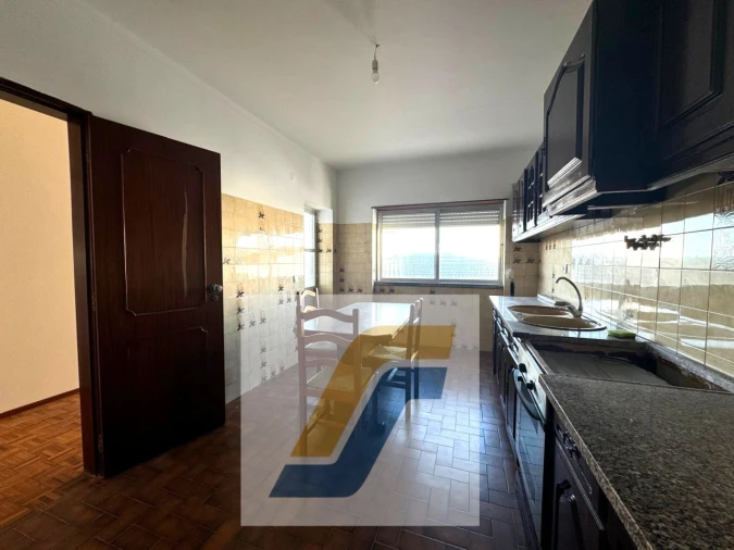 Moradia T9 para Venda em Atouguia da Baleia Foto 29