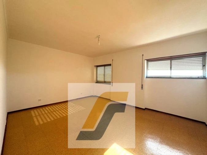 Moradia T9 para Venda em Atouguia da Baleia Foto 39